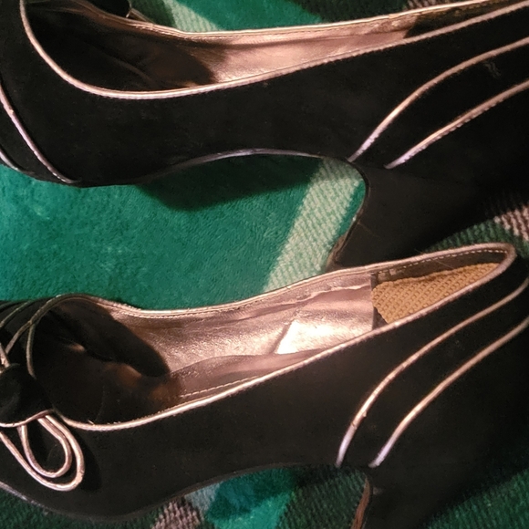 WOMENS BEACON REFLECTIONS HEEL PUMPS BLACK WITH BOW SIZE 8.5 - Picture 3 of 12